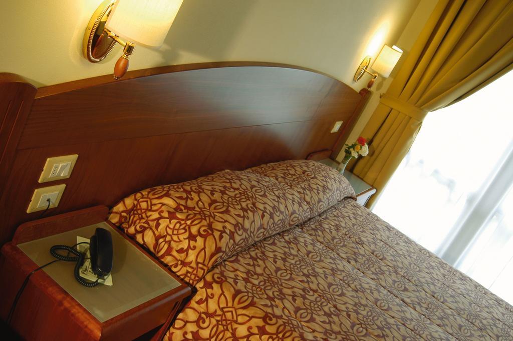 Hotel Smeraldo Lazise Dış mekan fotoğraf